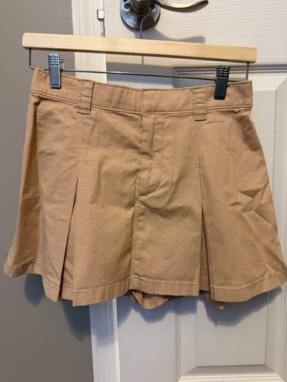 Abercrombie Pleated Chino Mini Skort - Tan XS